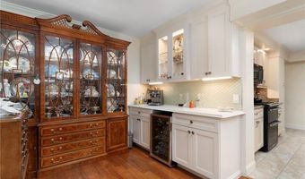 200 Hoffman Ave 505, Cranston, RI 02920