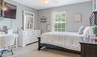 404 Arbor Spring Dr, Ballwin, MO 63021