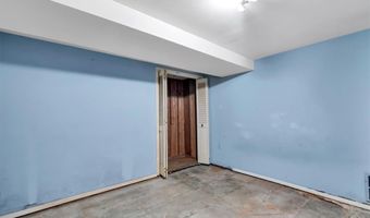 425 Bush Dr, Ballwin, MO 63021