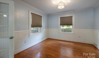 80 Pine St, Badin, NC 28009