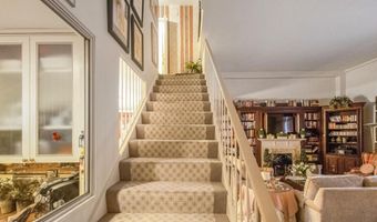 1200 N NASH St 211, Arlington, VA 22209