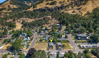 308 E HUMBOLDT St, Bingen, WA 98605