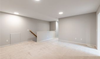 30 Essex Woods Ln B, Amherst, NY 14228