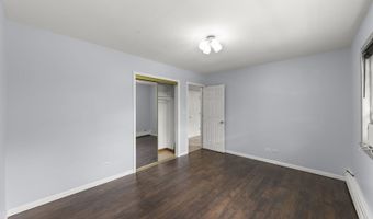 255 E OAK St 12, Addison, IL 60101