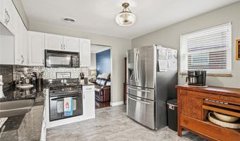 9862 Glenmont Dr, Affton, MO 63123