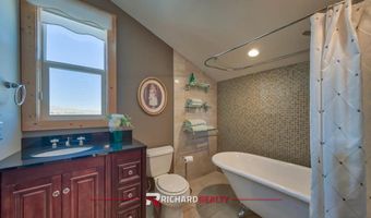 52 Road 8UC, Clark, WY 82435