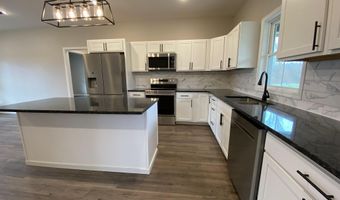 10 Trinton Ave, Bedford, IN 47421