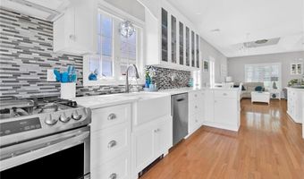 7 Daisy Ln, Coventry, RI 02816