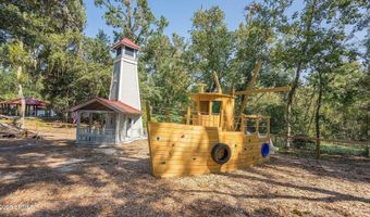 5 Petigru Dr, Beaufort, SC 29902