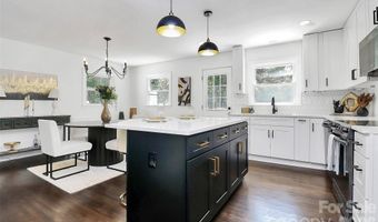 2038 Sandhurst Dr, Charlotte, NC 28205