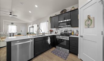 5822 ALEX RANCH Rd, Cheyenne, WY 82007