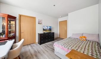 941 N Swift Rd 201, Addison, IL 60101