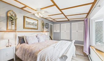 24 E Shore Rd, Narragansett, RI 02882