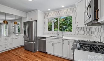 28 Ridgefield Pl, Asheville, NC 28803