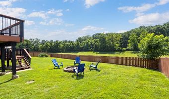 638 Oak Springs Trail Dr, Ballwin, MO 63021