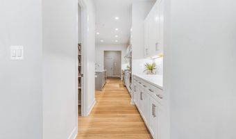 6908 GREYSWOOD Rd, Bethesda, MD 20817