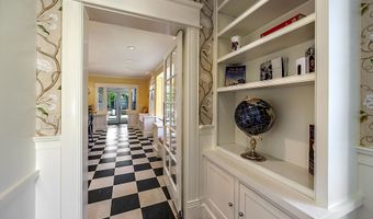 586 B St, Ashland, OR 97520