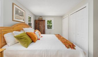 10 Summer St, Jamestown, RI 02835