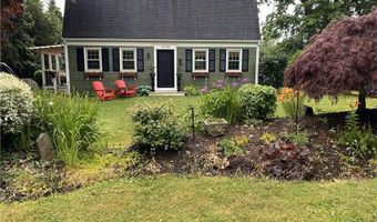 7 Boulevard E, Middletown, RI 02842