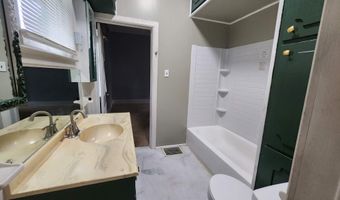 302 W 7th St, Bicknell, IN 47512
