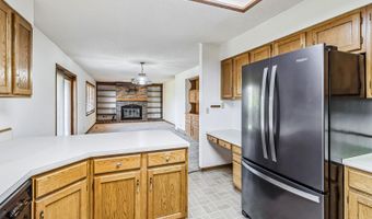 2214 Buchanan Dr, Ames, IA 50010