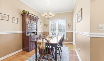 135 Suntree Dr, Advance, NC 27006