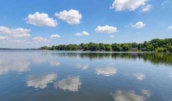 42037 N Old Lake Ave, Antioch, IL 60002
