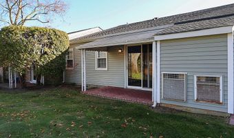 132 Harbor S 132, Amityville, NY 11701