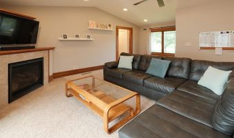 804 6th Ave, Alton, IA 51003