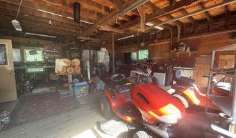 121 Main Rd, Abbot, ME 04406