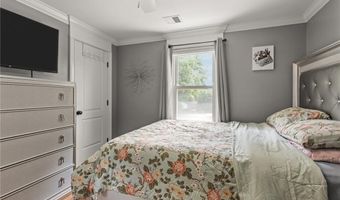 33 Fairhaven Rd, Cumberland, RI 02864
