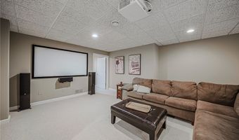 985 W Martin Ave, Amherst, OH 44001