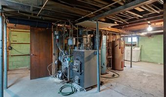 86 Oak St, Hopkinton, RI 02804