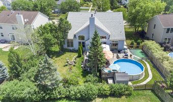 2320 Barrett Dr, Algonquin, IL 60102