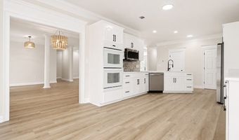 171 Larkspur Dr, Albany, GA 31721