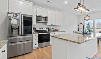 15 Swanee Dr, Albertville, AL 35950