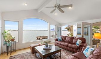 41 Buena Vista Dr, North Kingstown, RI 02852