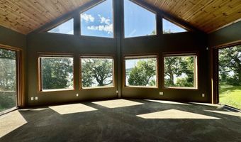 1011 Hwy 15, Armstrong, IA 50514
