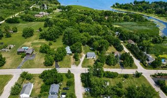 42981 N LAKE Ave, Antioch, IL 60002