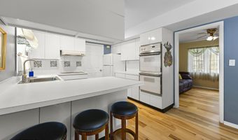 150 Idlebrook Ln, Aberdeen, NJ 07747