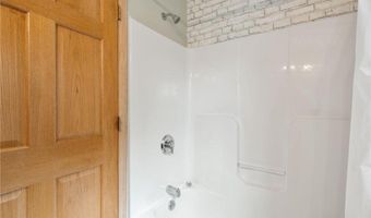 910 8th Ave SW, Austin, MN 55912