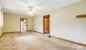 141 Macedonia Rd, Asheville, NC 28804