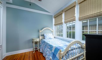 132 Coral St, Beach Haven, NJ 08008