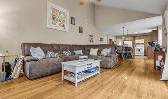 65 Pelican Dr, Bayville, NJ 08721