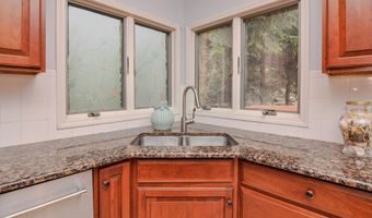 588 Green Rd, Ann Arbor, MI 48105