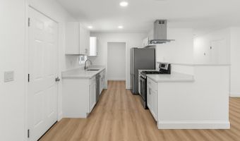 2445 Toyon St, Anderson, CA 96007