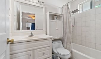 1607 Makiki St B, Honolulu, HI 96822