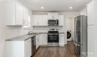 15 Virginia Commons Dr, Arden, NC 28704