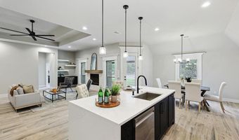 2084 Glenhollow Dr, Weatherford, TX 76088