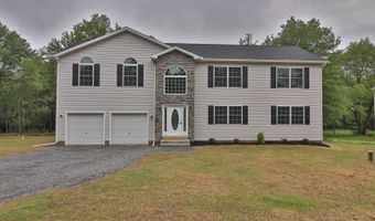 111 Center Dr, Blakeslee, PA 18610